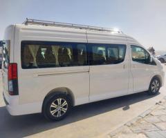 إيجار سقف عالي (هايس) بالسائق للسفريات والمشاوير الطويلة.