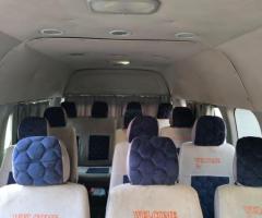 "وداعاً لزحمة المواصلات.. احجز تويوتا هايس لمشاويرك الخاصة والرحلات بأفضل خدمة سائق."