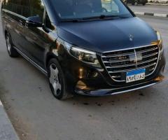 ايجار مرسيدس V250 لرحلات كبار الزوار والشخصيات المهمه سافر بملوكيه وفخامه مع تورست